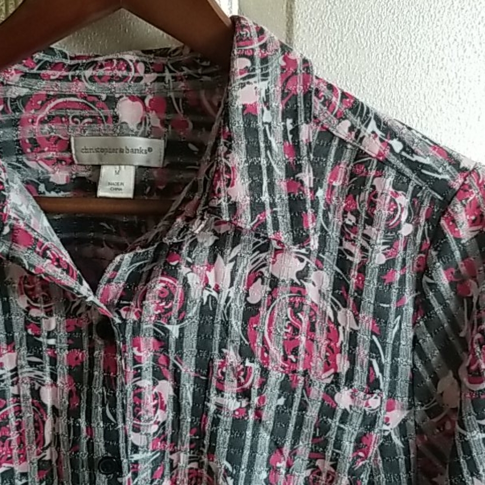 Gray button down with pink rose pattern - Picture 2 of 2